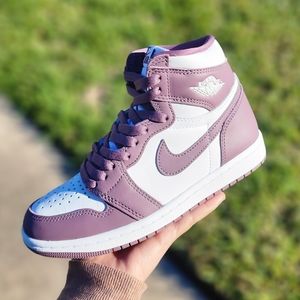 Air Jordan 1 High OG "MAUVE"